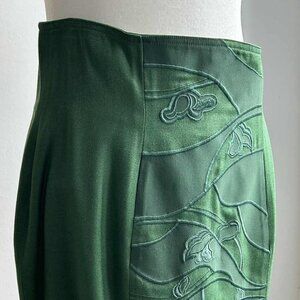 Lim Ying Ying Emerald Silk Embroidered Midi Skirt With Lining & Back Slit – US M